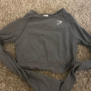 GREY CROPPED GYMSHARK TOP